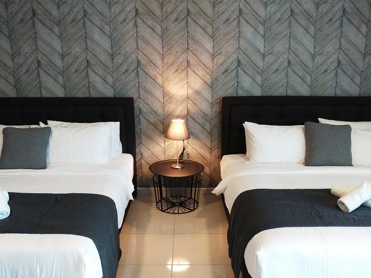 Le Bleu Malacca