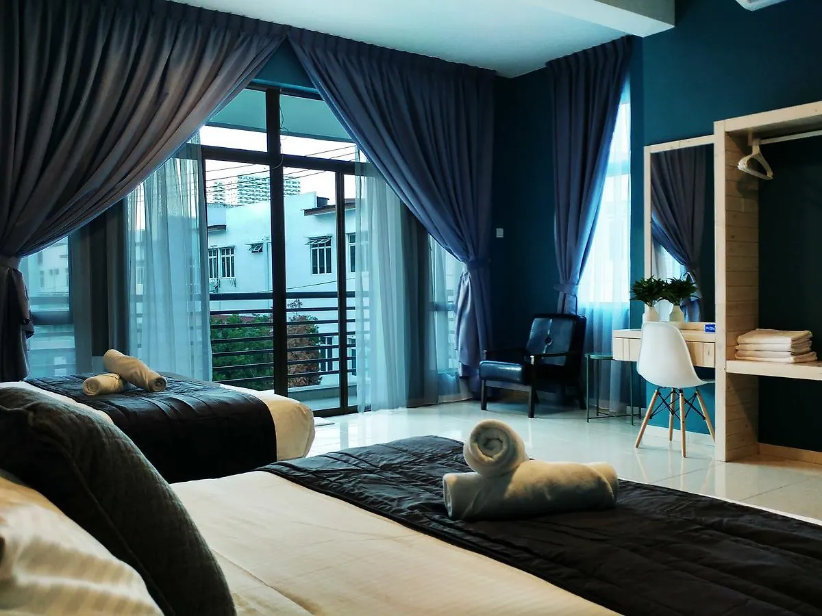 Le Bleu Malacca