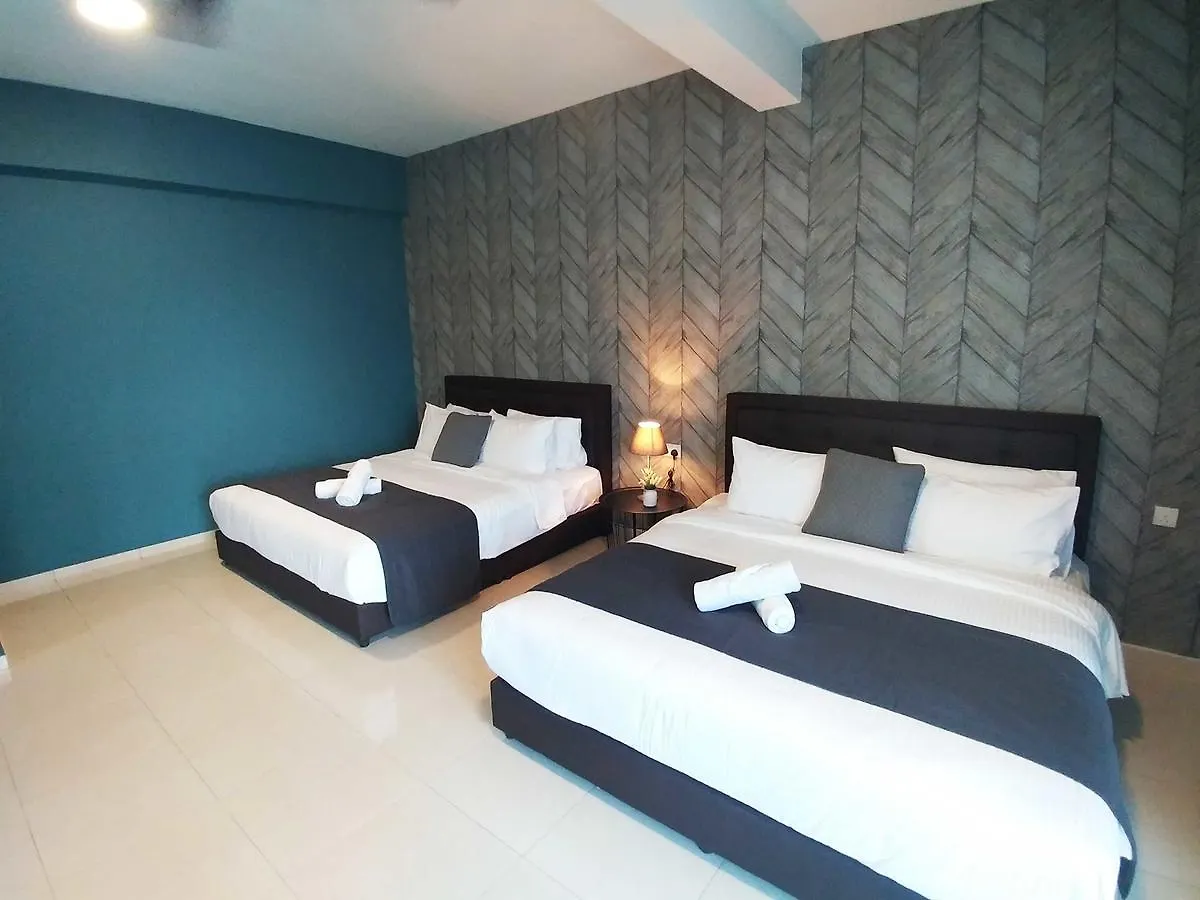 Le Bleu Malacca 0*,